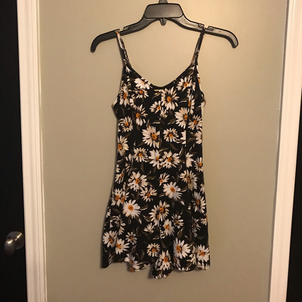 Kimchi Blue Daisy Romper | Size Small